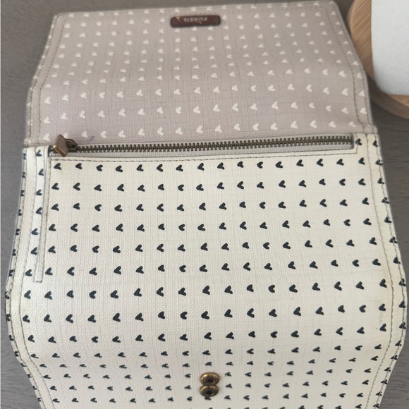 FOSSIL | Gray Heart Pattern Wallet - Picture 8 of 10